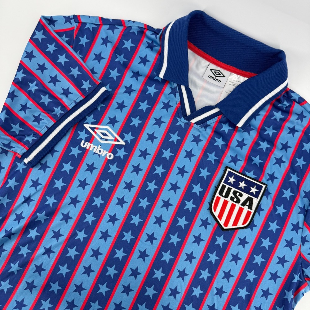 Umbro USA Soccer Jersey Mens Medium Blue Red Stars Stripes Short Sleeve V-Neck